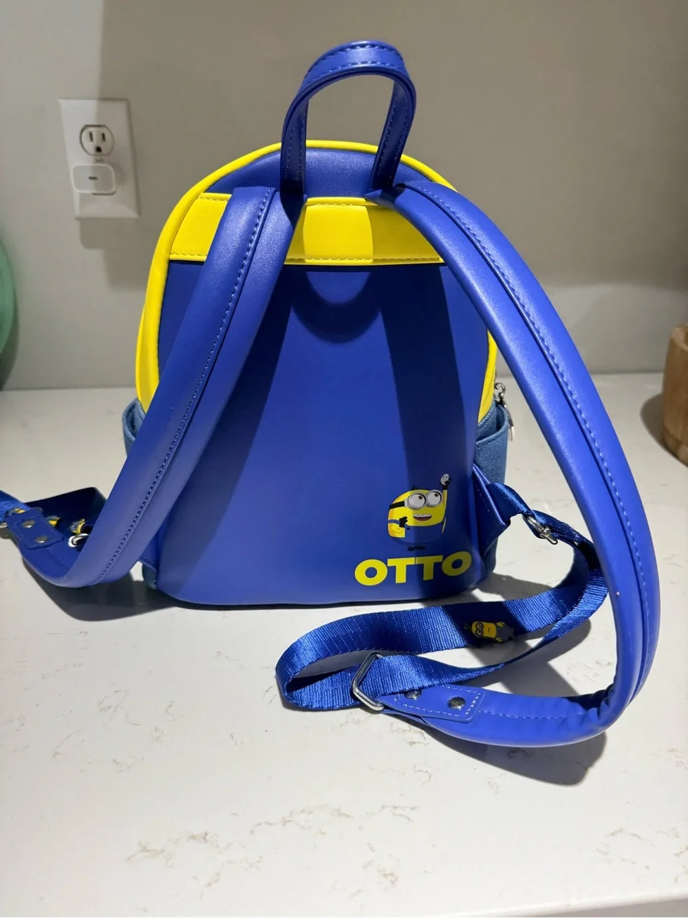 Loungefly bag straps